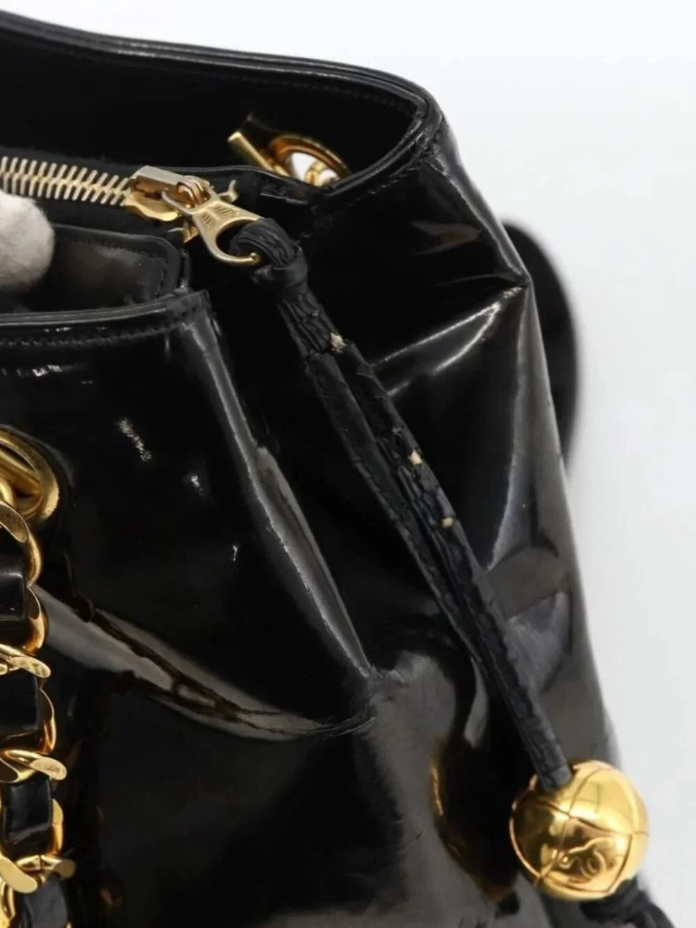 CHANEL brand	chanel color	black